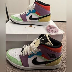 Selling these Air Jordan Mid shoes in the color Lightbulb